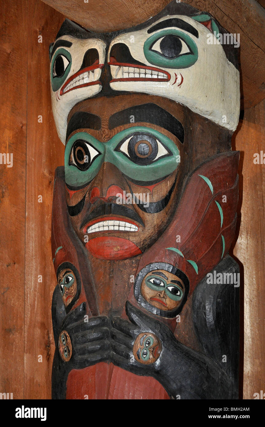 Ketchikan Raven Raven totem pole -Fotos und -Bildmaterial in hoher Auflösung – Alamy