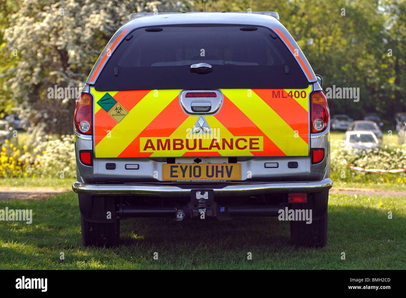 Rückseite des Krankenwagen Sanitäter, UK Stockfoto