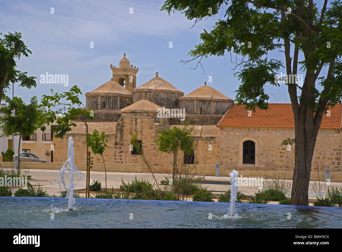 Agia Paraskevi Kirche in der Nähe von Pafos, Anarita, Zypern. Frühling, Mai. Stockfoto