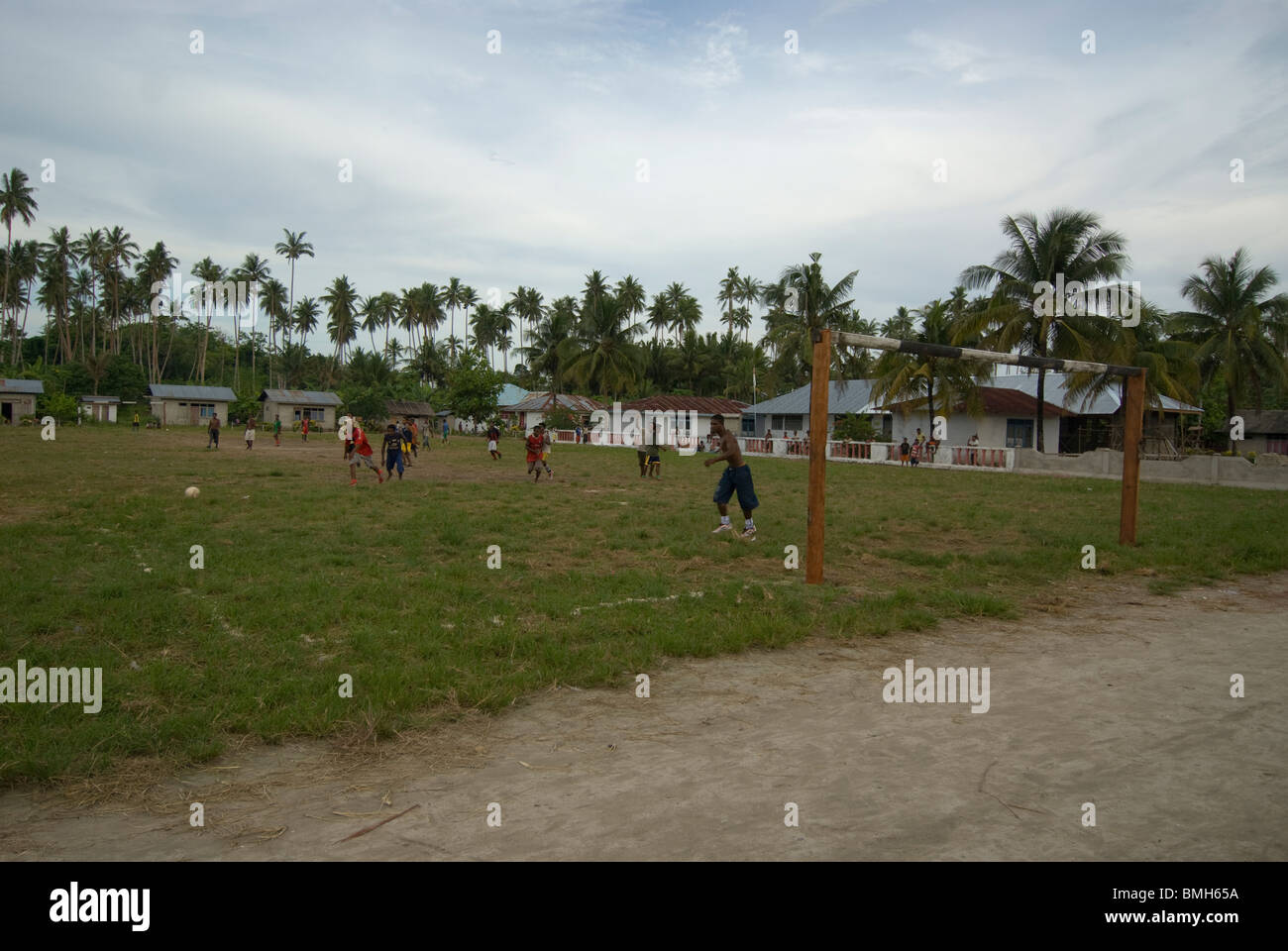 Dorf Fußball gespielt auf Kai Kecil, Molukken, Indonesien Stockfoto