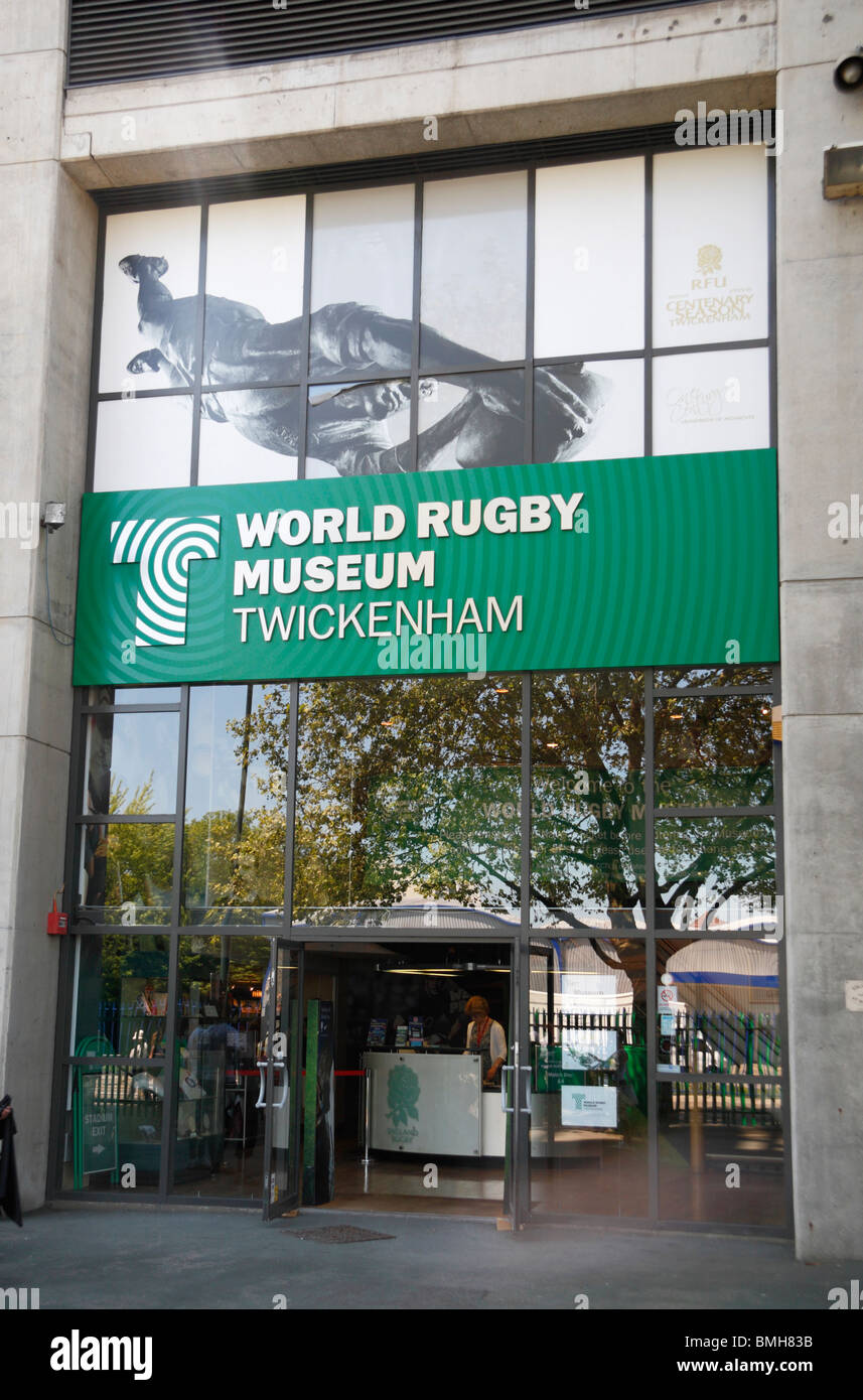 Der Eingang zum World Rugby Museum in Twickenham Rugby-Stadion, Heimat der englischen International Rugby, in SW-London, UK... Stockfoto
