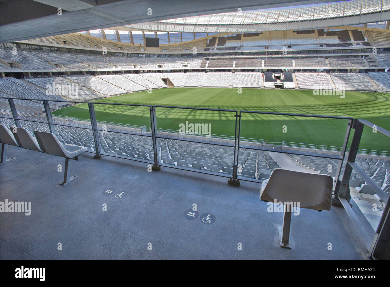Green Point Stadion Sitzplätze für Rollstuhlfahrer, Cape Town, Südafrika Stockfoto
