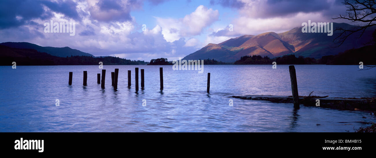 Barrow Bay Landeplatz unter Wasser aufgrund von starken Niederschlägen. Derwent Water im Lake District National Park bei Keswick, Cumbria, England. Stockfoto