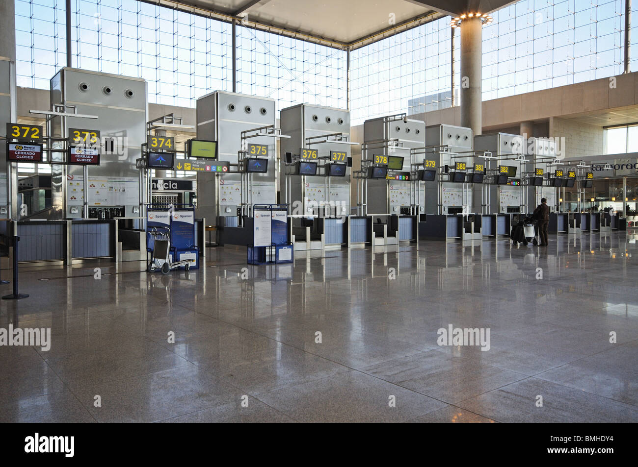 Check-in Schalter, Terminal 3, Flughafen Malaga, Malaga, Costa Del Sol, Provinz Malaga, Andalusien, Südspanien, Westeuropa. Stockfoto