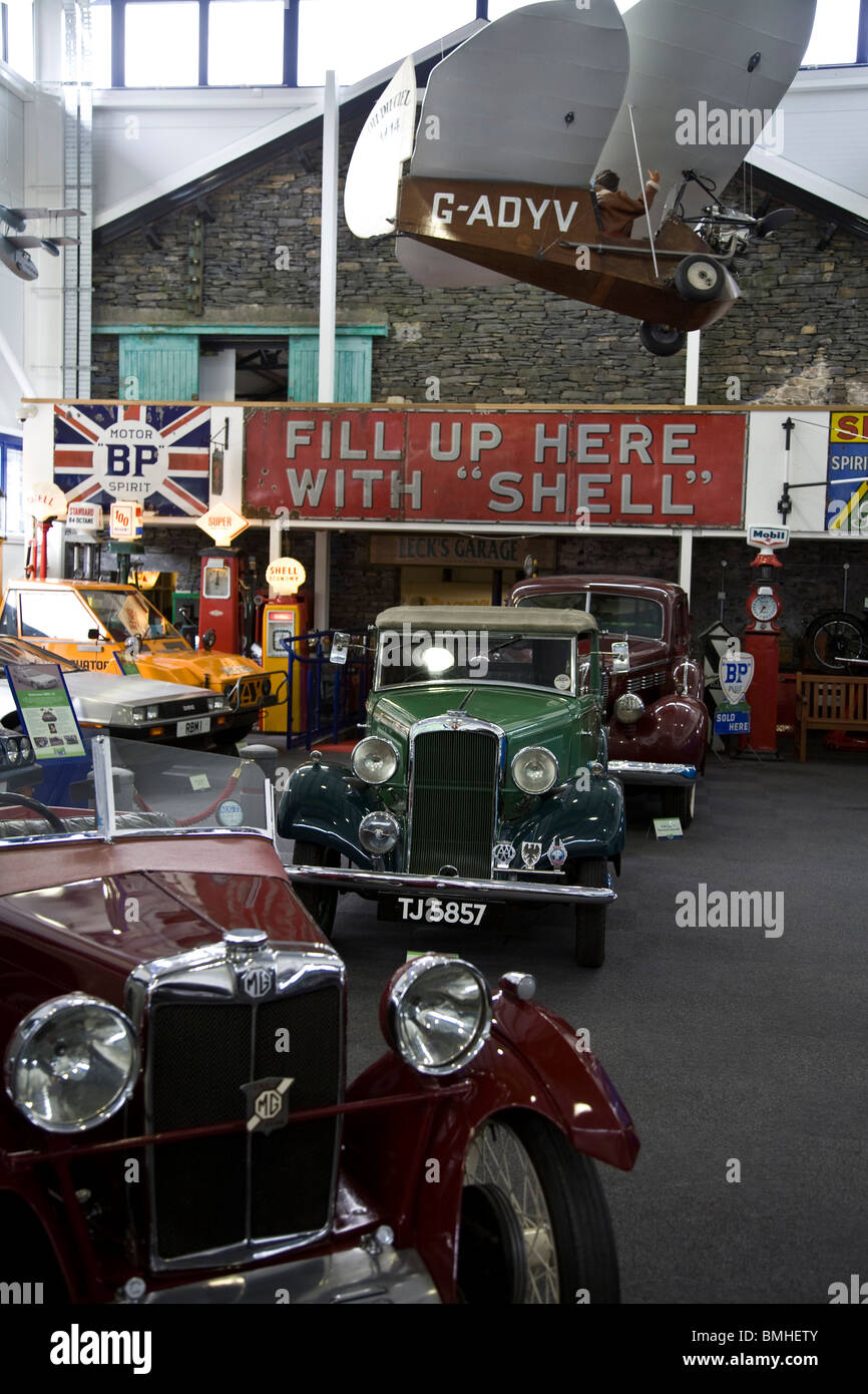 Innere des Lakeland Motor Museum, Newby Bridge, Cumbria Stockfoto