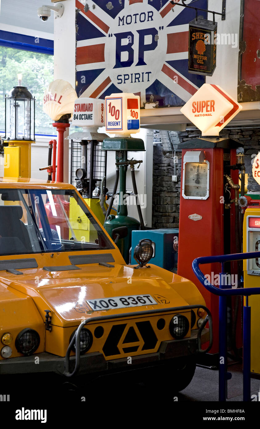 Innere des Lakeland Motor Museum, Newby Bridge, Cumbria Stockfoto