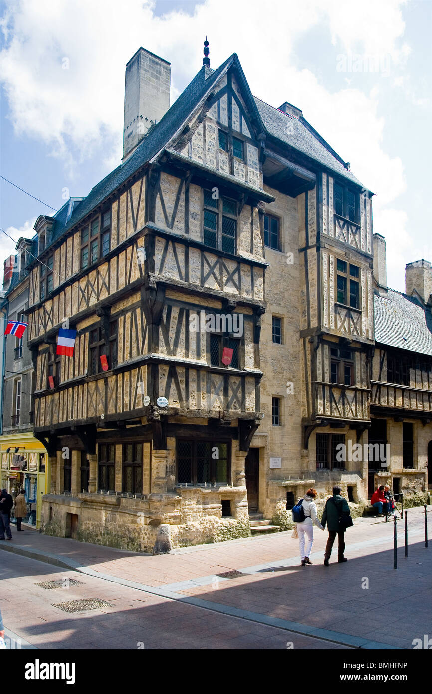 13. Jahrhundert Fachwerkhaus im Zentrum von Bayeux, Normandie, Frankreich.  Das älteste Haus in Bayeux Stockfoto