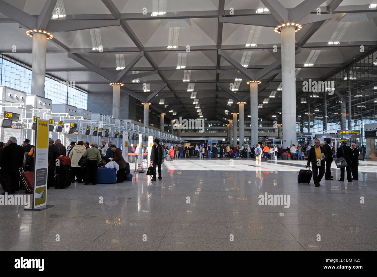 Terminal 3 Check-in Halle, Flughafen Malaga, Malaga, Costa Del Sol, Provinz Malaga, Andalusien, Südspanien, Westeuropa. Stockfoto