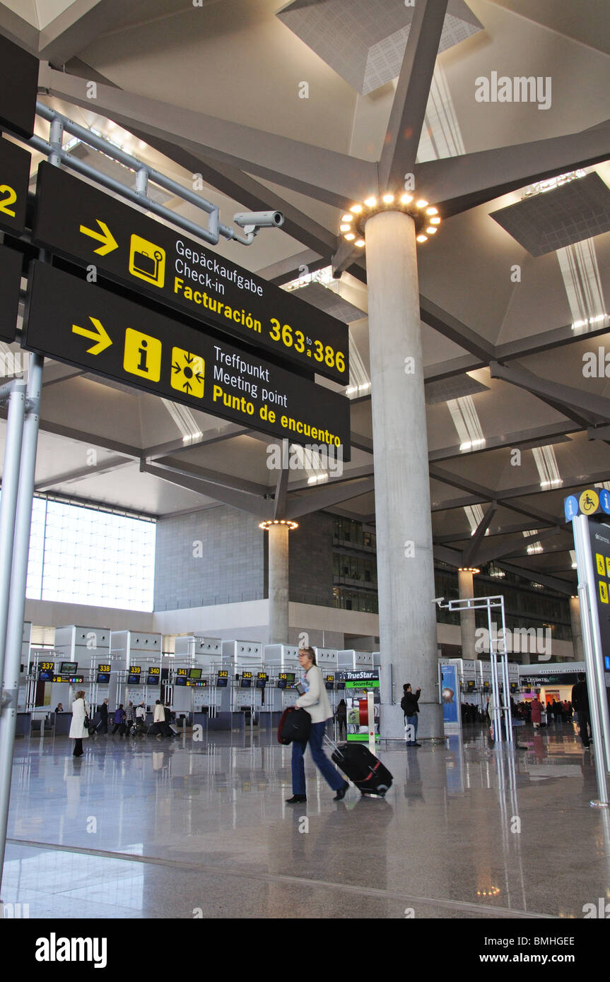 Terminal 3 Check-in Halle, Flughafen Malaga, Malaga, Costa Del Sol, Provinz Malaga, Andalusien, Südspanien, Westeuropa. Stockfoto
