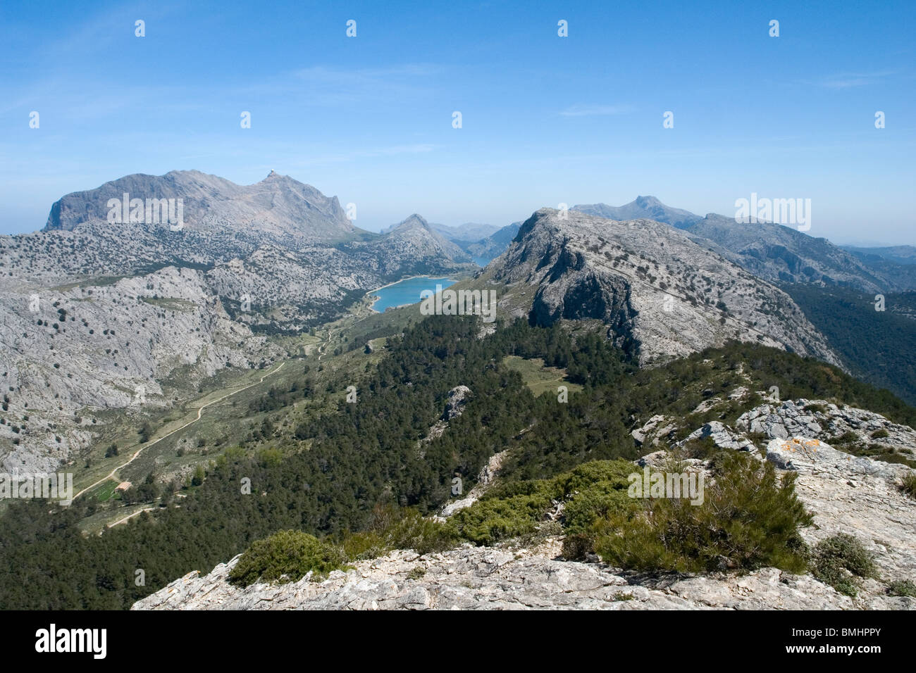 Die Cuber und Gorg Blau Seen gesehen vom Ofre Gipfel (Mallorca). Les Lacs ciels Cuber und Gorg Blau Vus Depuis l ' Ofre Stockfoto