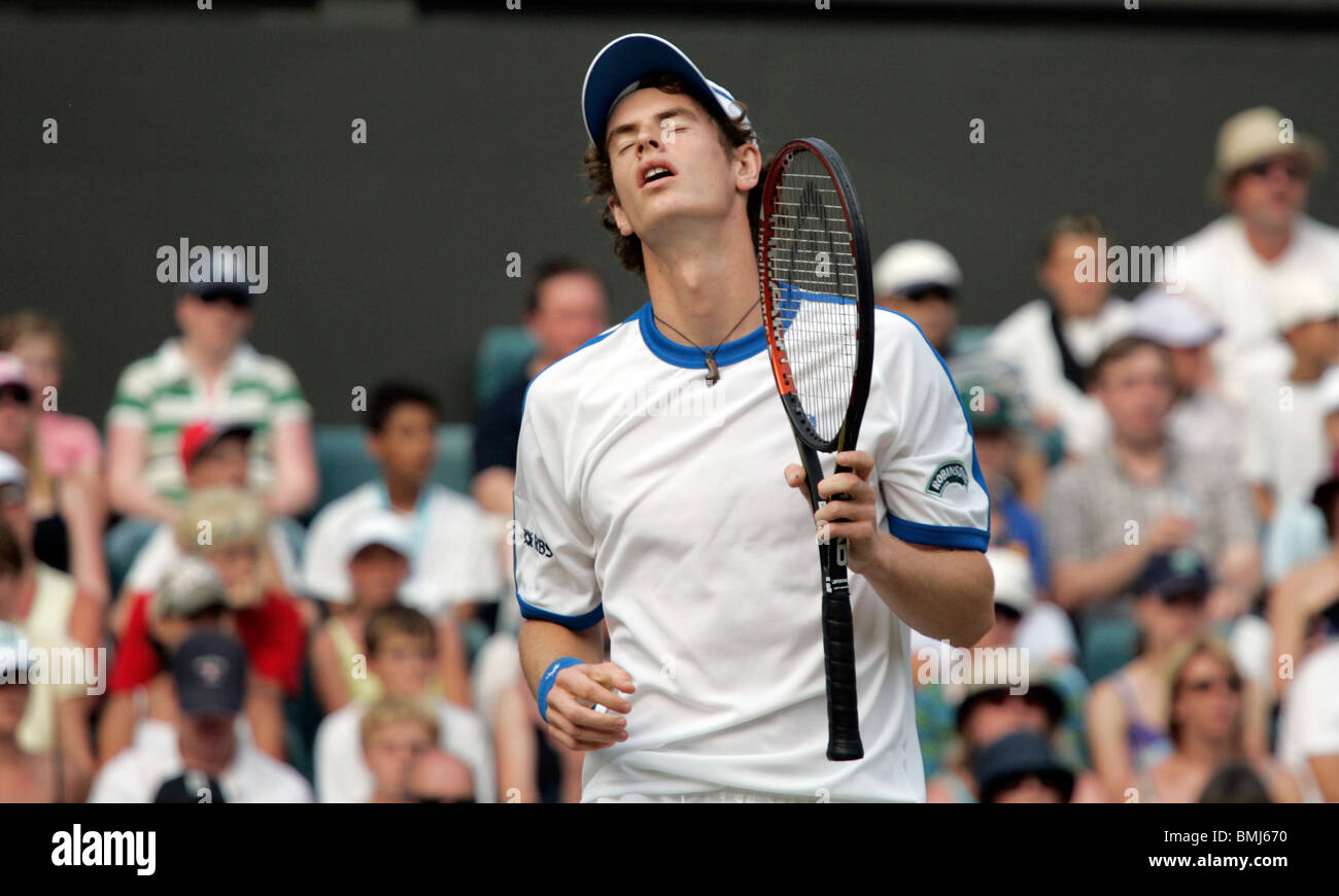 Andy Murray während eines Spiels am Center Court Wimbledon Stockfoto