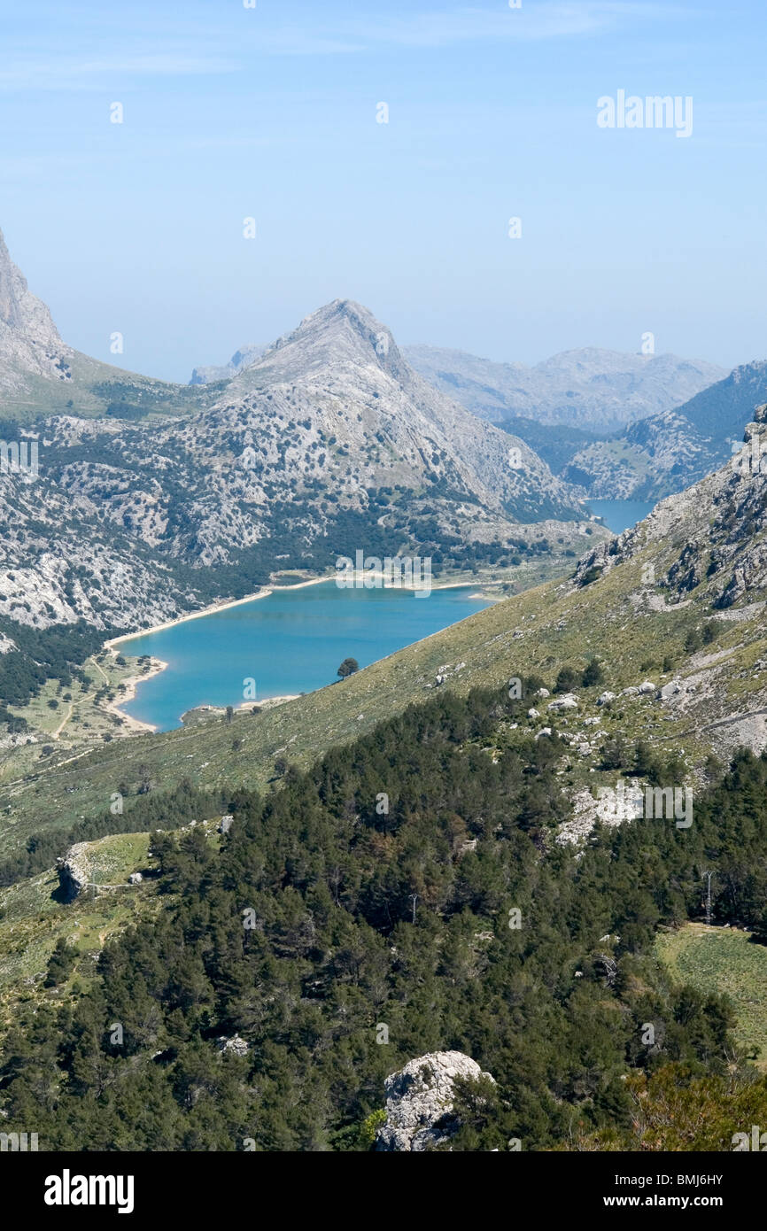 Die Cuber und Gorg Blau Seen gesehen vom Ofre Gipfel (Mallorca). Les Lacs ciels Cuber und Gorg Blau Vus Depuis l ' Ofre Stockfoto