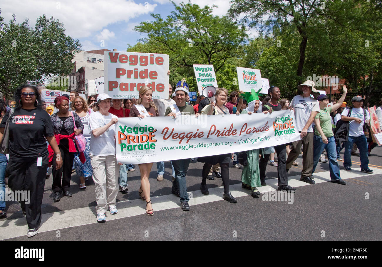 Veggie Pride Parade Banner unter der Leitung von Aktivisten in Greenwich Village in New York. Stockfoto