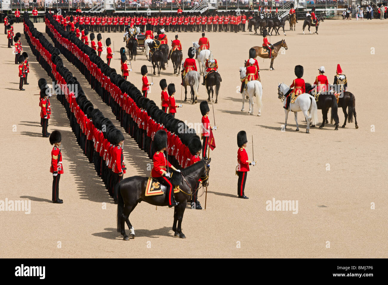 Die Queen Geburtstag Parade, auch bekannt als die Trooping the Colour, alljährlich am Horse Guards Whitehall, London. VEREINIGTES KÖNIGREICH. Stockfoto
