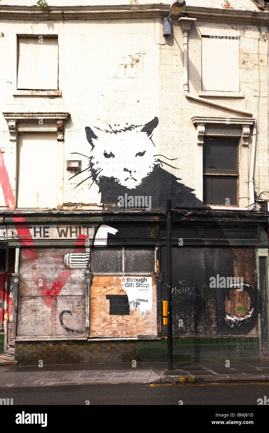 Whitehorse Kneipe dekoriert von Banksy in Liverpool UK Stockfoto