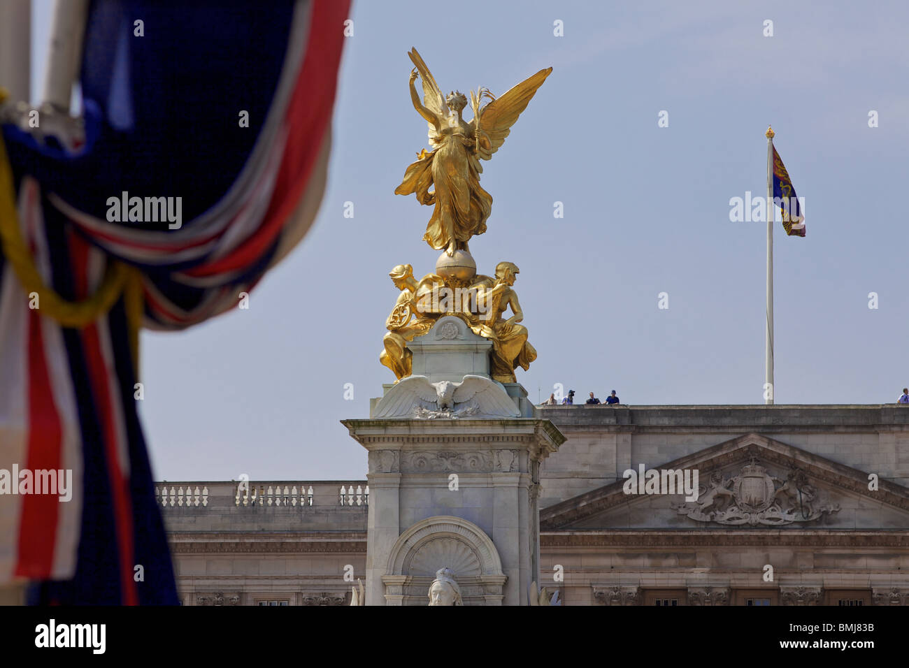 Ein Denkmal für Königin Victoria am Buckingham Palace, London Stockfoto