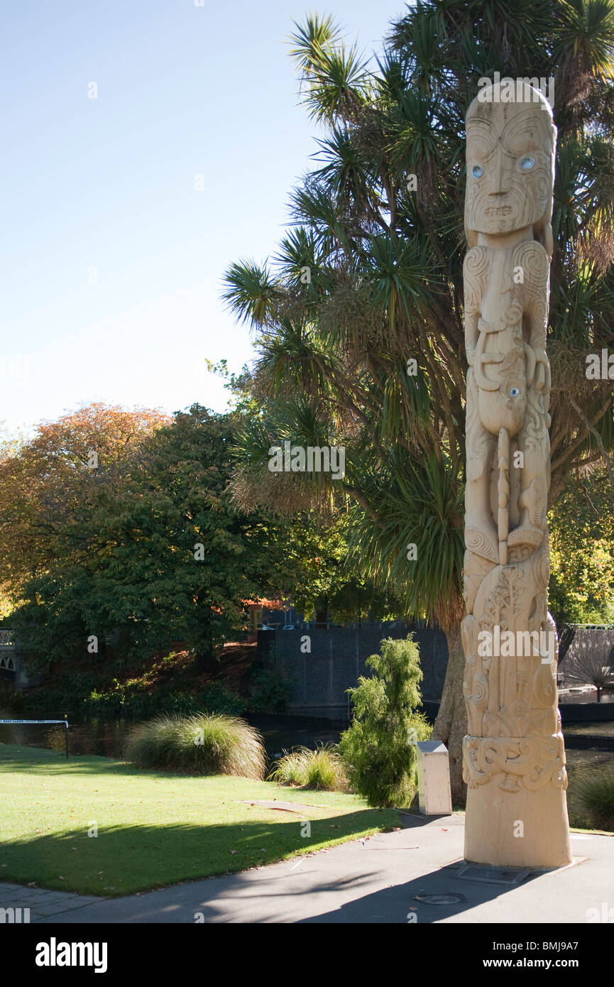 Poupou geschnitzten hölzernen Pfosten in Victoria Square, Christchurch, Neuseeland Stockfoto