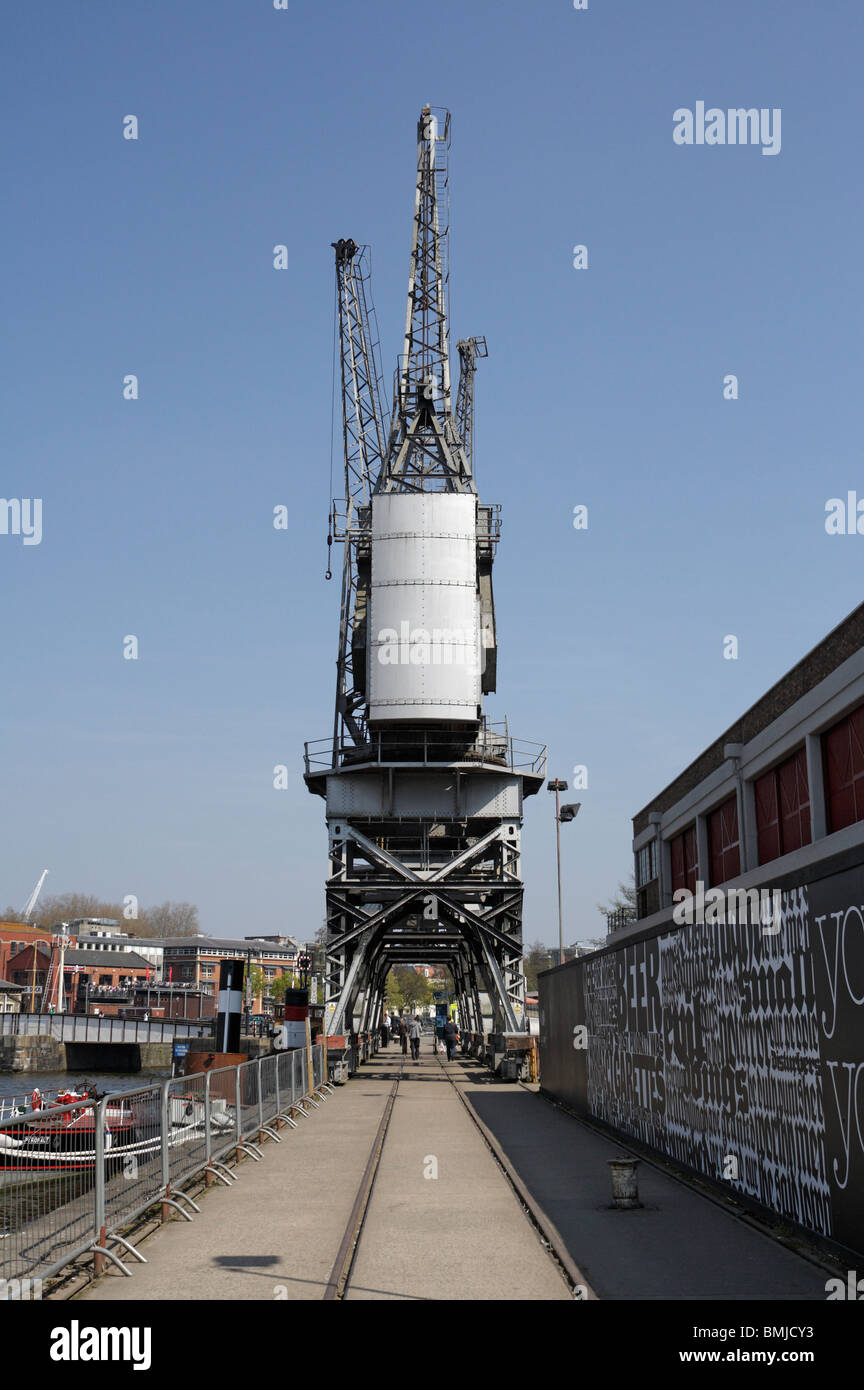 Erhaltener Hebekran am Hafen von Bristol, England, Großbritannien. Industrielles Erbe Stockfoto