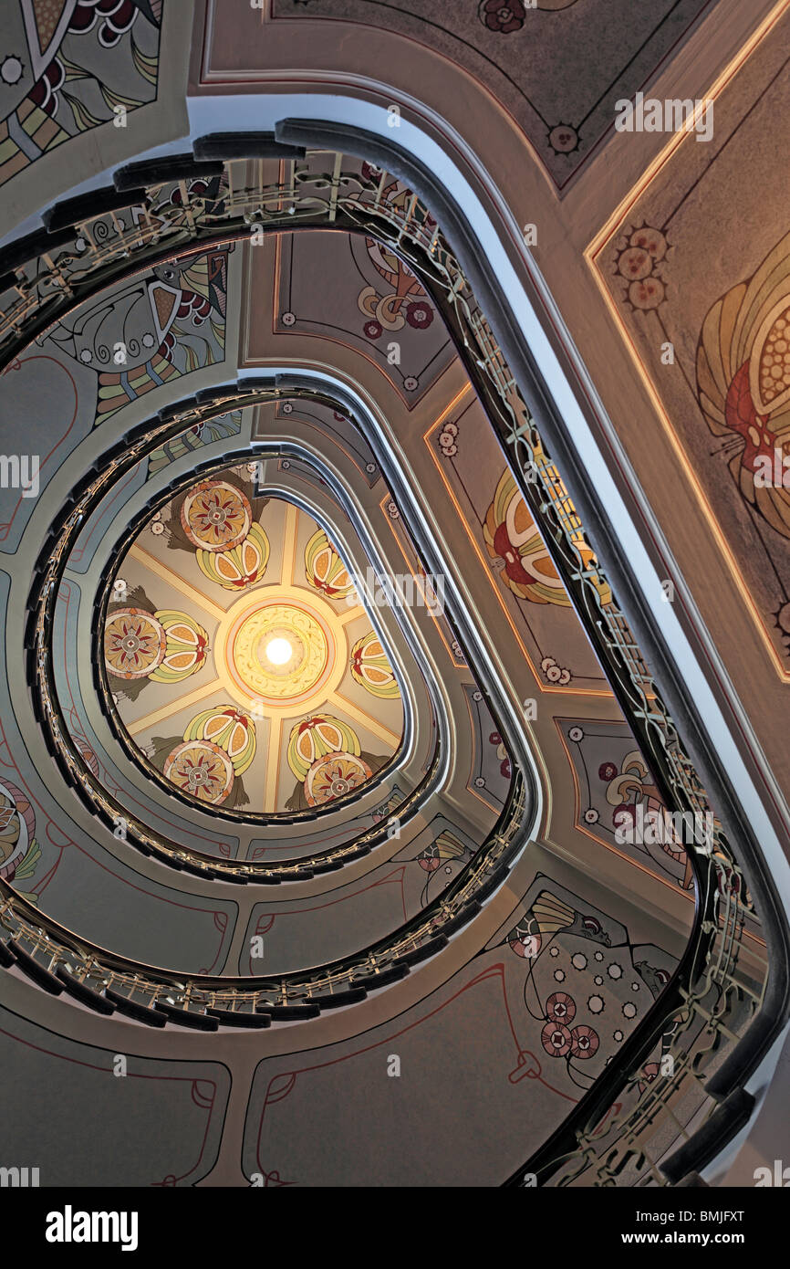 Treppe in Jugendstilhaus, Riga, Lettland Stockfoto