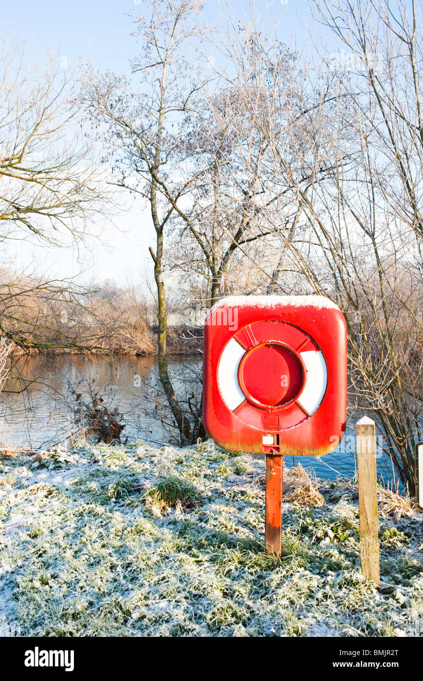 Riverside Rettungsringe am Ross-on-Wye Stockfoto