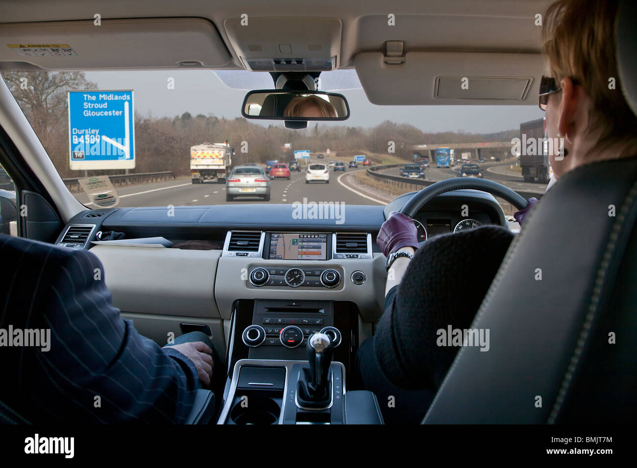 Innenraum Des Range Rover Auto Auf Autobahn In Uk Mann Pkw