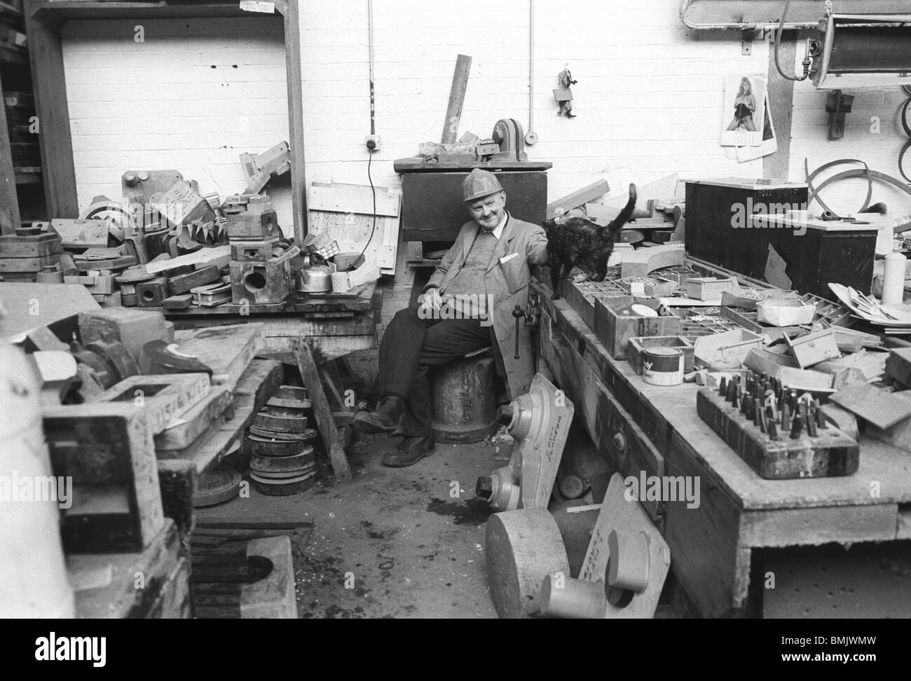 Lagermann im Black Country Eisengießerei, West Midlands, England. Stockfoto