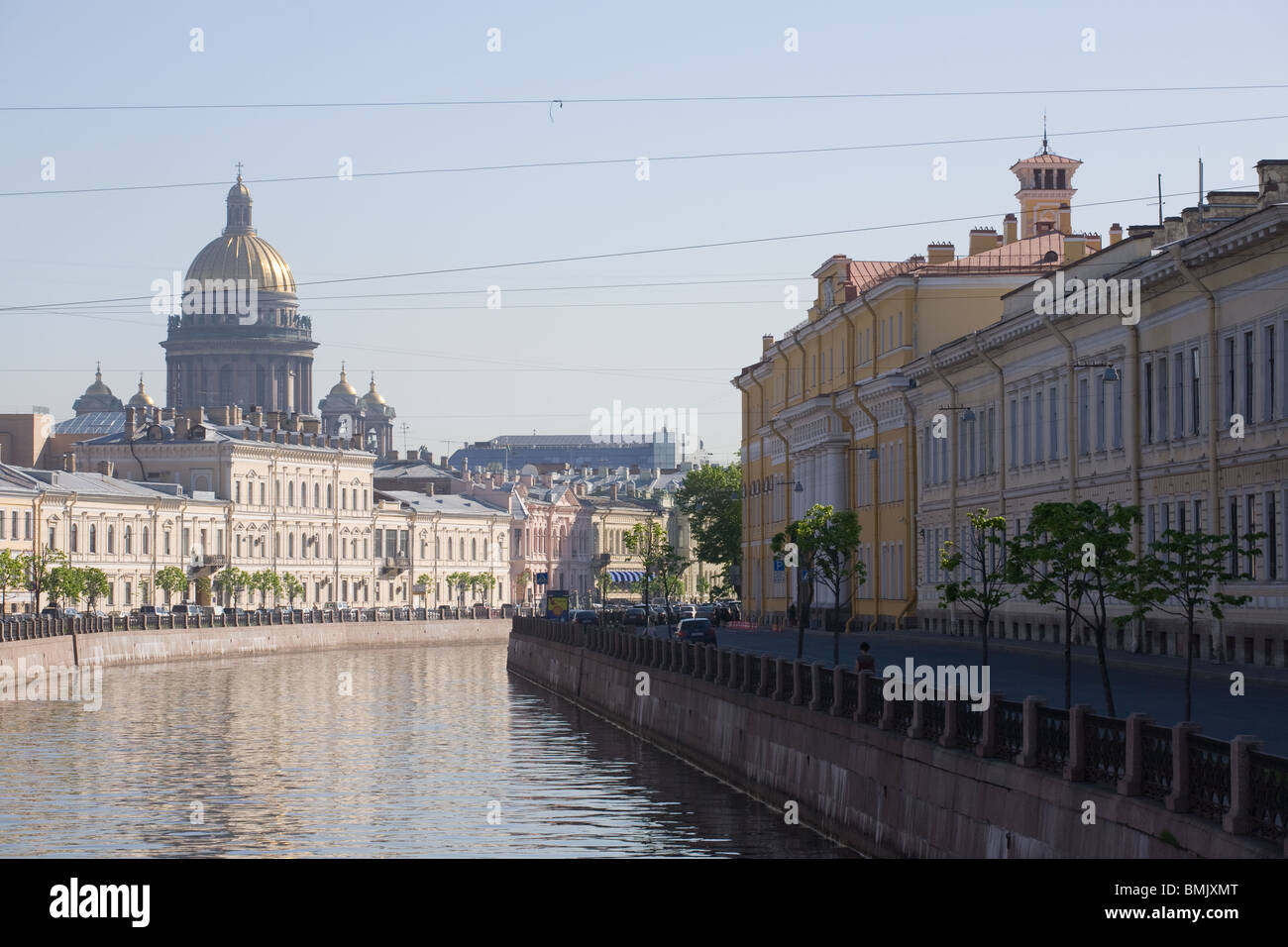 Blick auf die Moyka. St. Isaaks Kathedrale oder Isaakievskiy Sobor, St Petersburg, Russland. Stockfoto