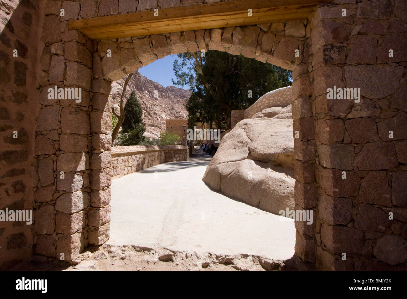 Eingang in den Garten der Heiligen Kloster St. Katharina am Berg Sinai, Süd-Sinai, Ägypten Stockfoto