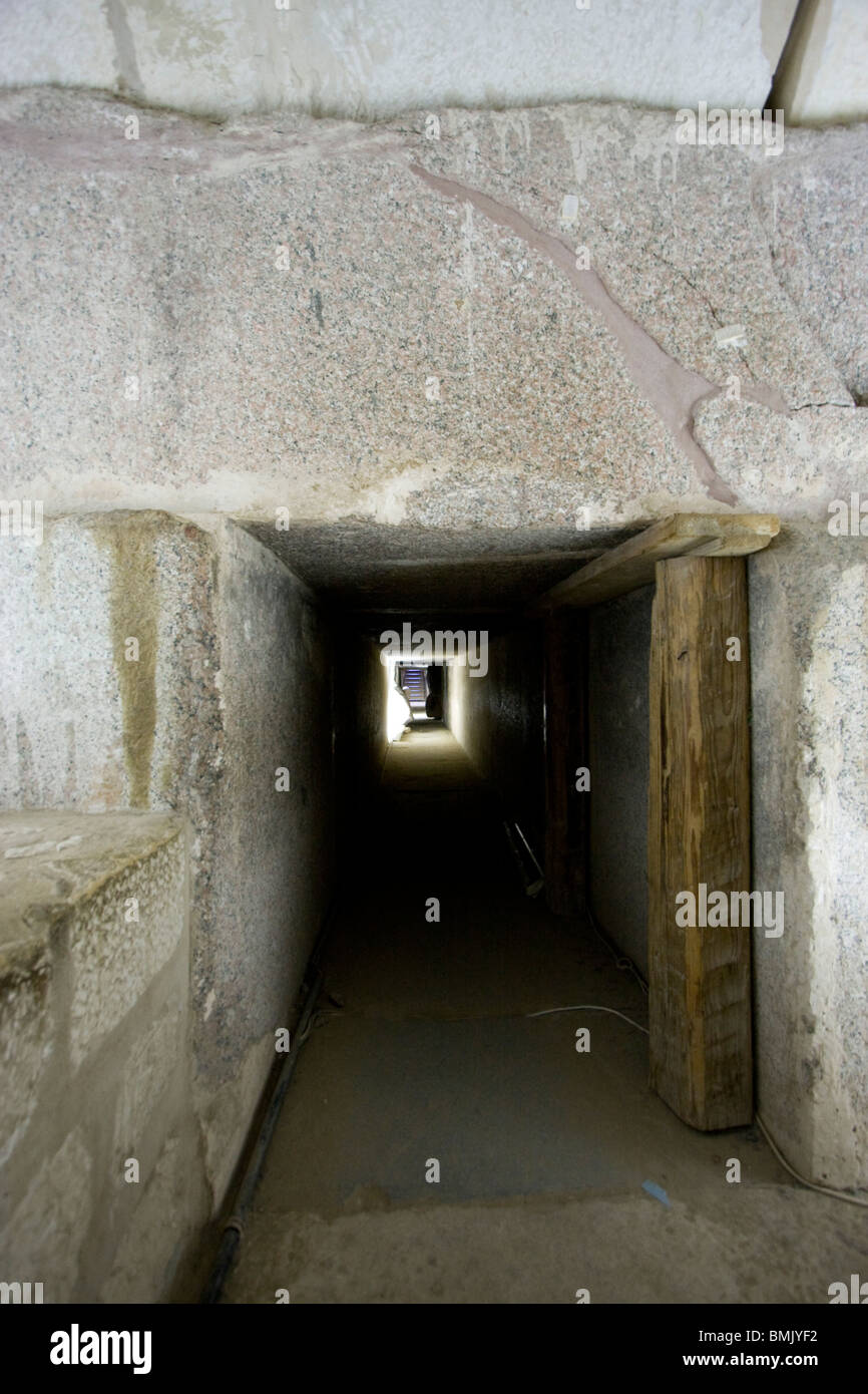 Tunnel in die Grabkammer im Inneren der Pyramide von Teti, Sakkara, Al Jizah, Ägypten Stockfoto