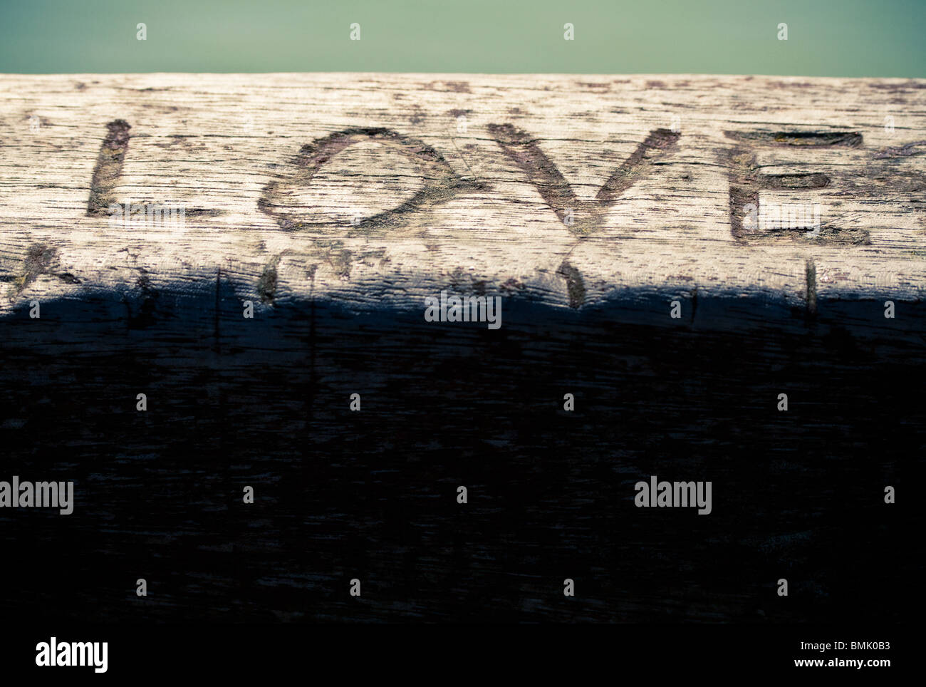 Wort-Liebe in Holz geschnitzt Stockfoto