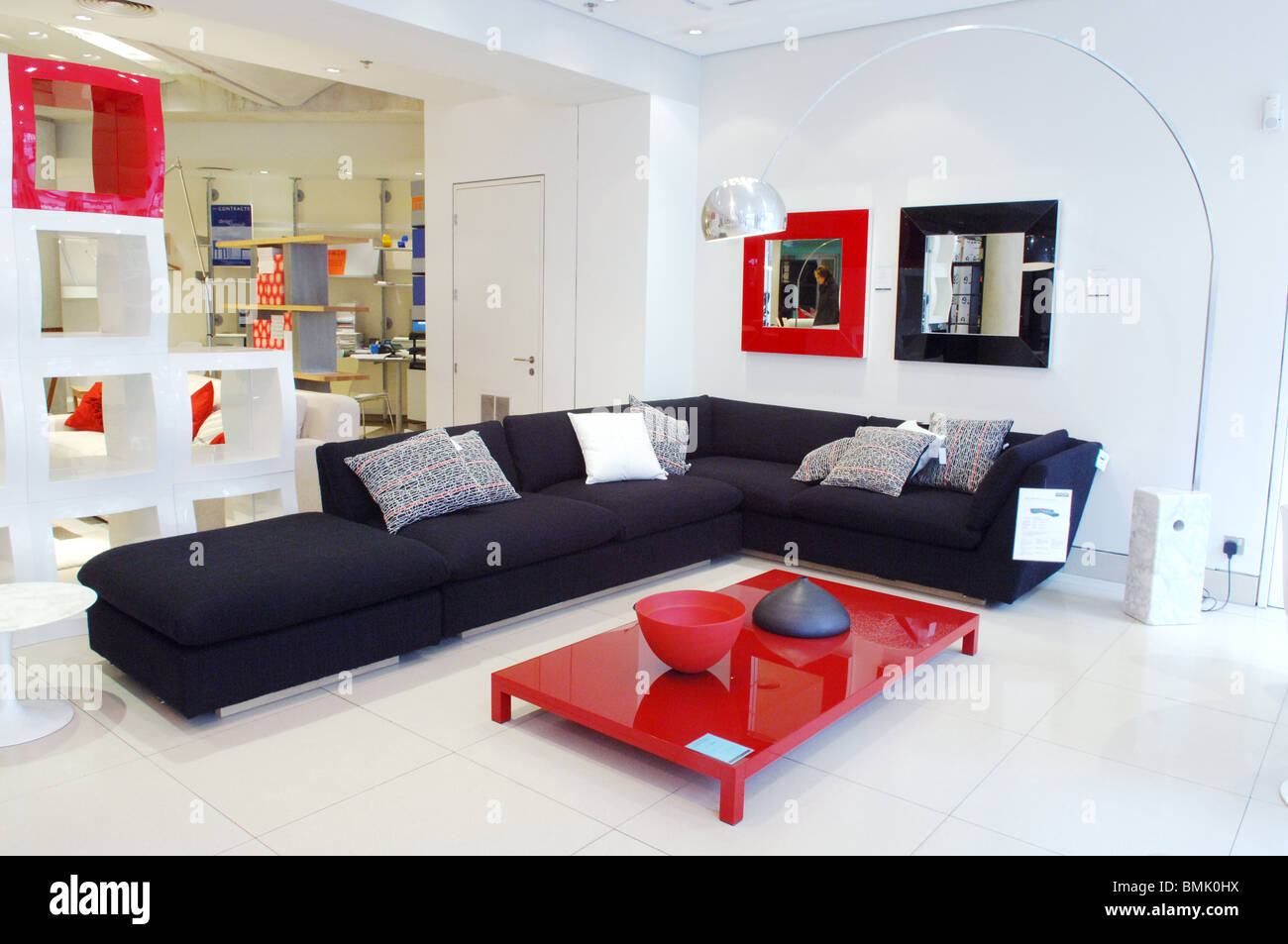 Das Conran Designer Möbel Shop Marylebone, Conran Shop London. Drei Stück Suiten und Wohnzimmer Möbel auf der Anzeige. Stockfoto