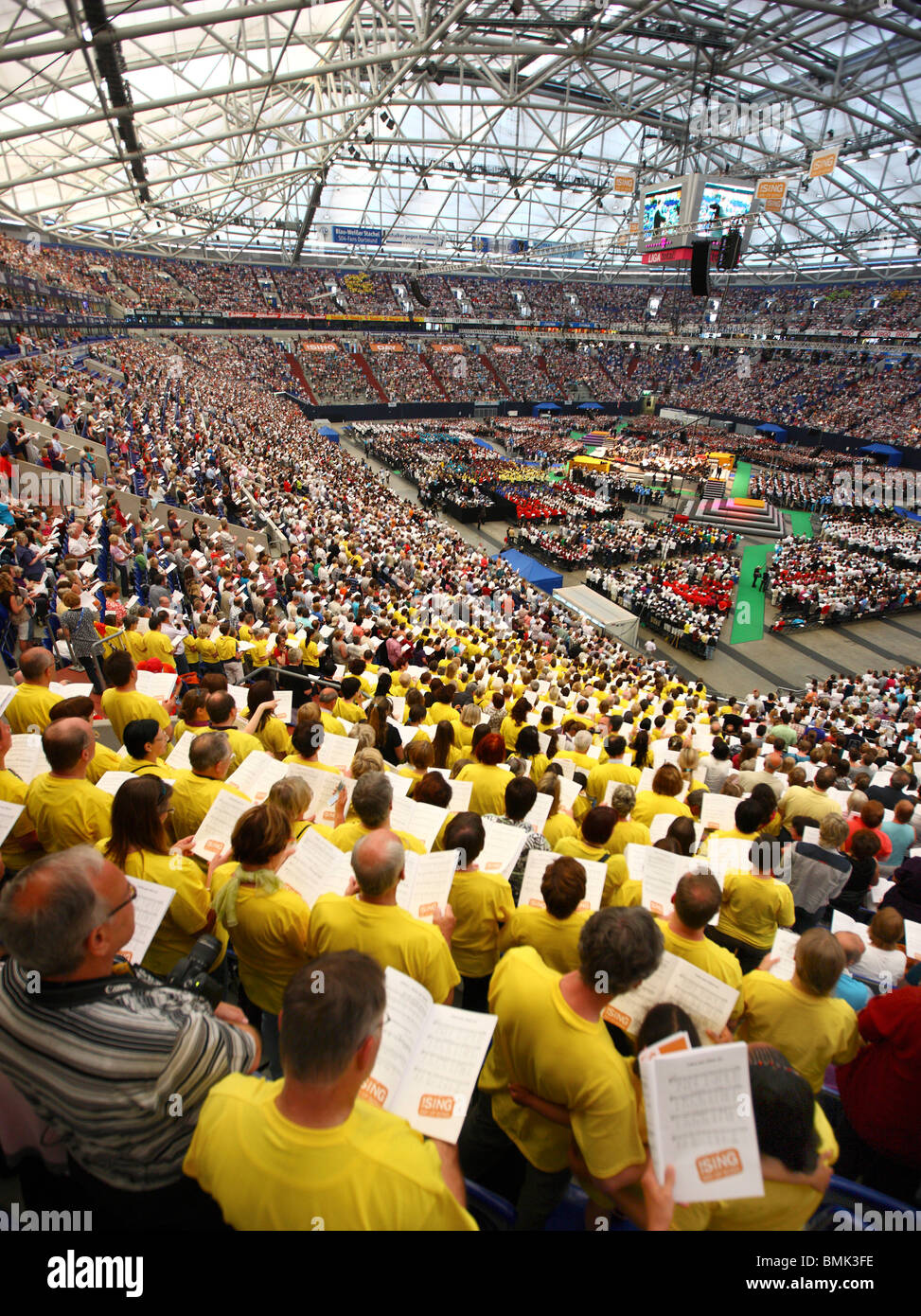 Sing-Tag des Liedes, Abschlusskonzert mit mehr als 65000 Menschen in der Veltins Arena Schalke, Deutschland, Europa. Stockfoto