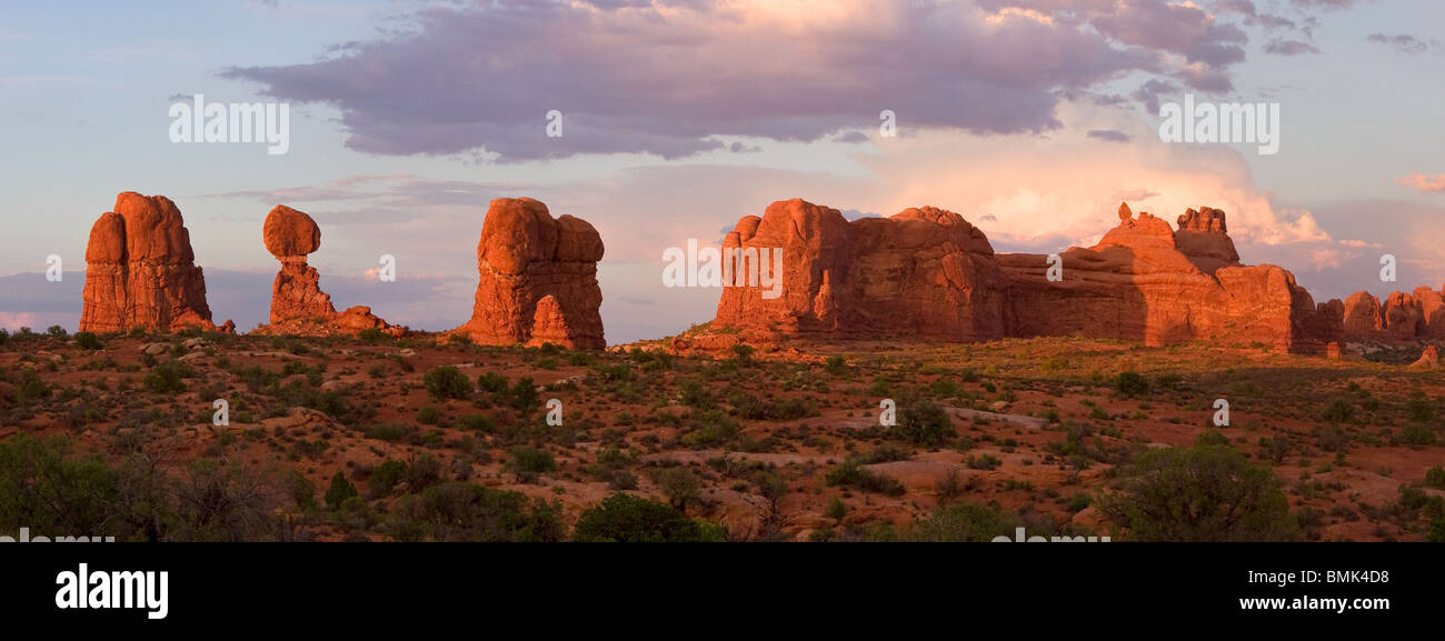 Ausgewogene Rock Sonnenuntergang, Arches-Nationalpark, Moab, Utah Stockfoto