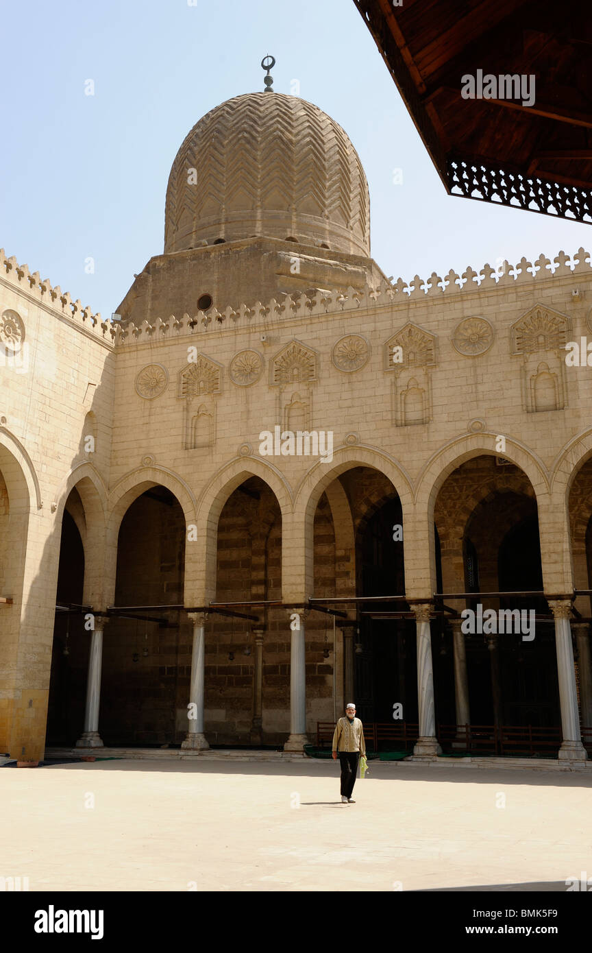 Gläubige und Gelehrte Al - Azhar-Moschee, am frühen Morgen Szene, islamische Kairo, Kairo, Ägypten Stockfoto