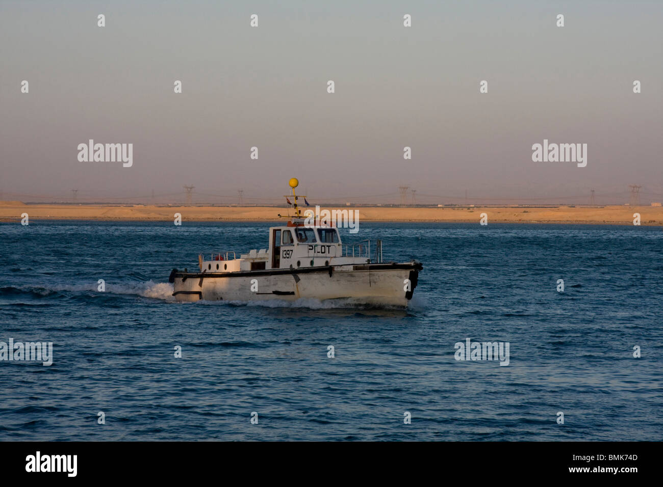 Lotsenboot in der Suez-Kanal, Suez, Süd-Sinai, Ägypten Stockfoto