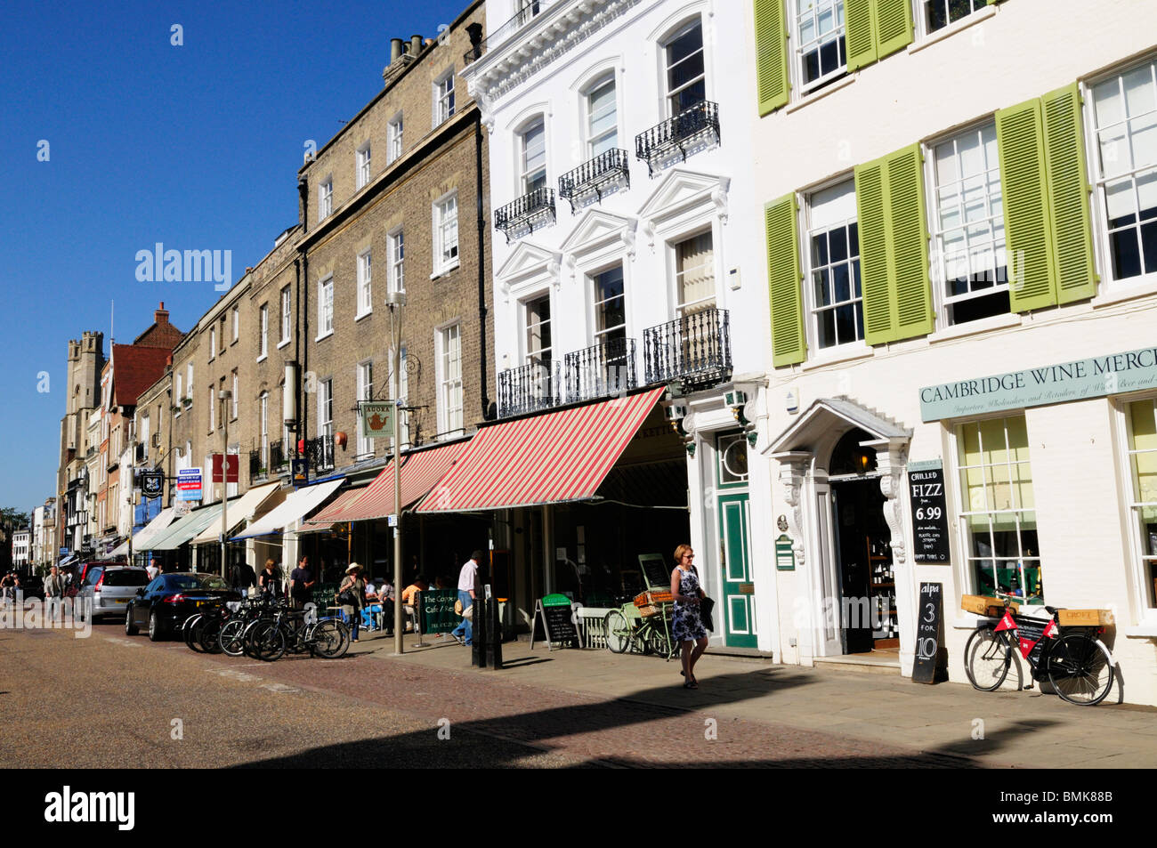 Geschäfte entlang der Könige Parade, Cambridge, England, UK Stockfoto