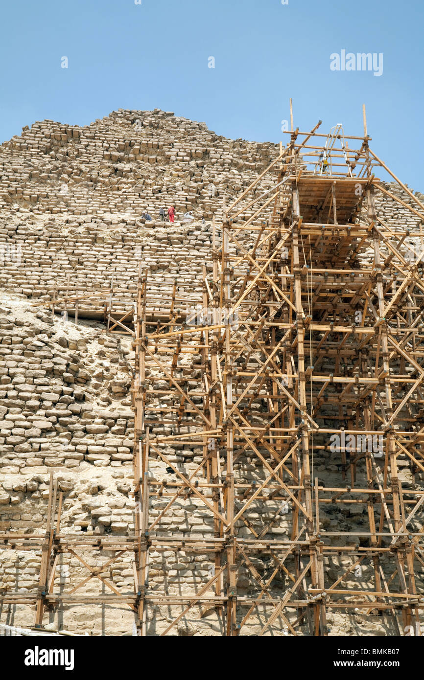 Restaurierungsarbeiten an der Stufenpyramide des Djoser, Sakkara, Ägypten Stockfoto