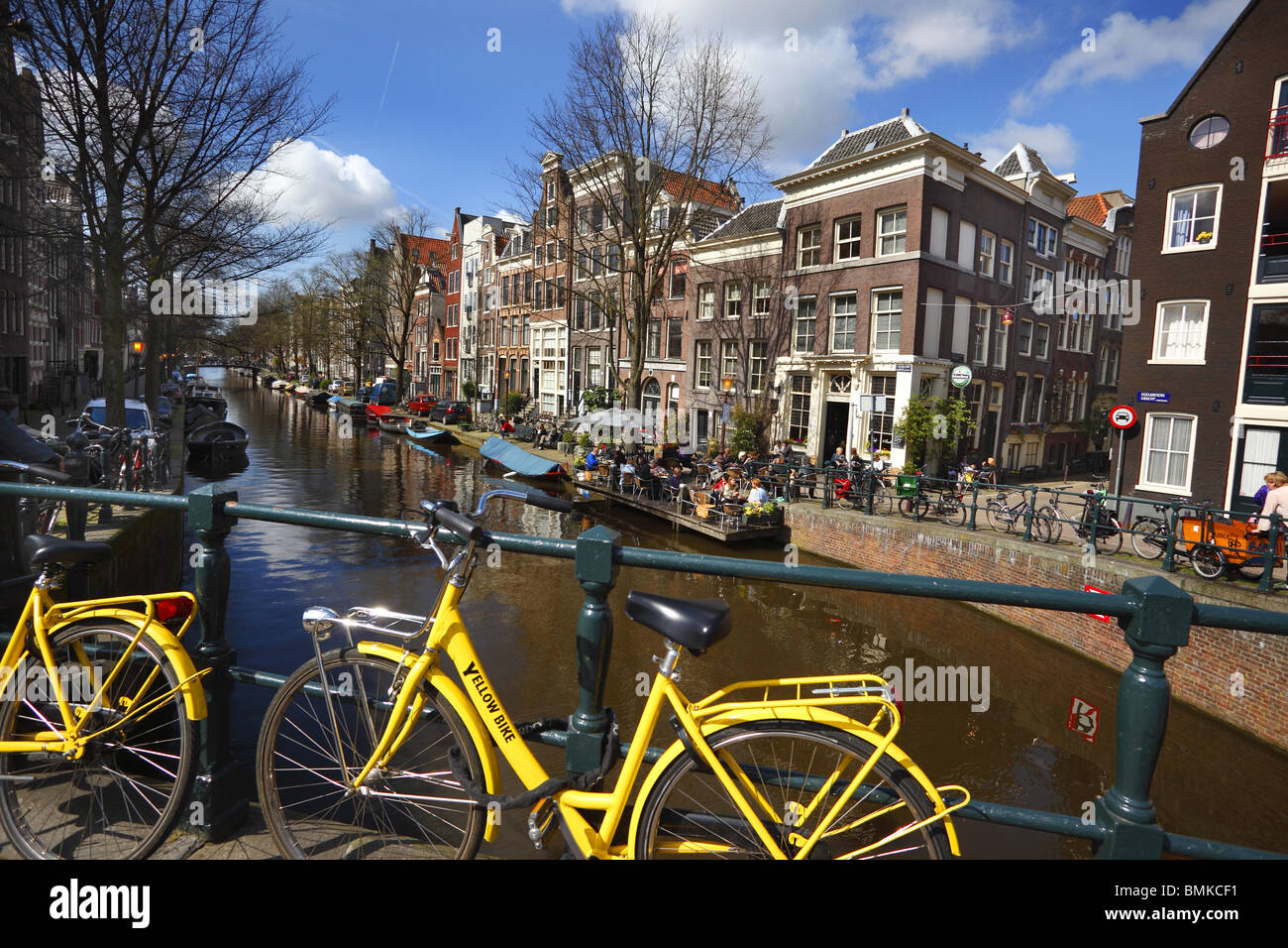 Café-Gänger in Amsterdam, Holland am Egelantiers Gracht Stockfoto