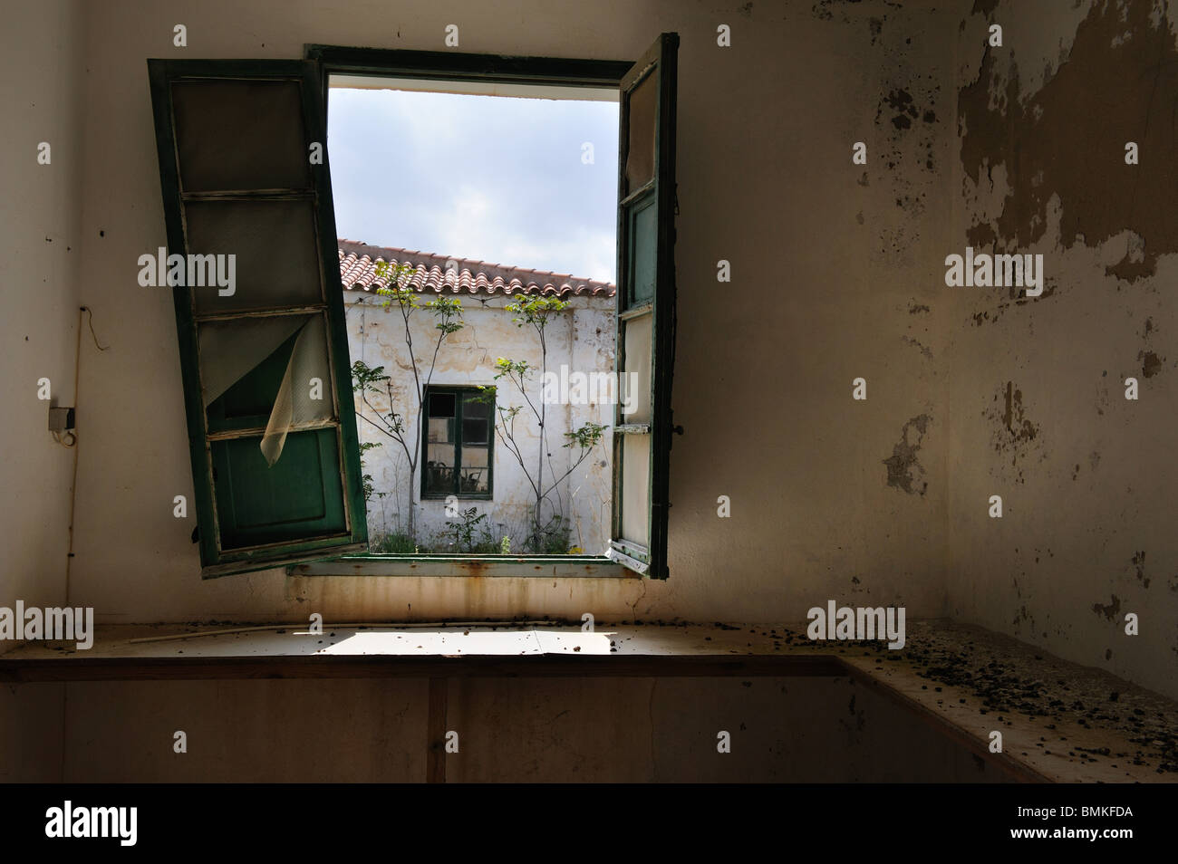 Verfallenen Armee Gebäude La Mola, Mahon (Mao) Menorca, Spanien Stockfoto