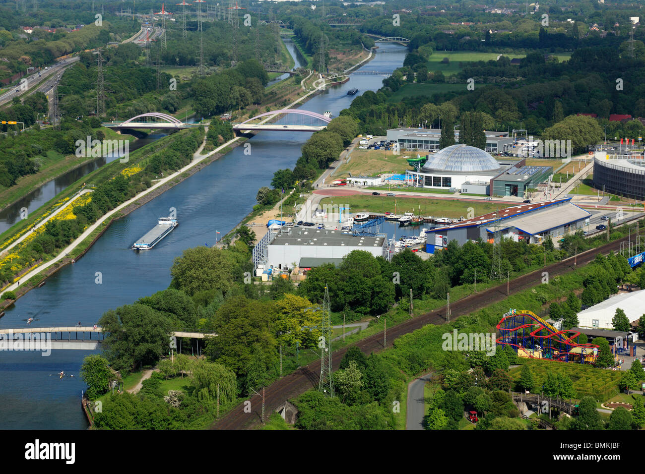 D-Oberhausen, Ruhrgebiet, Niederrhein, Nordrhein-Westfalen, D-Oberhausen-Neue Mitte, Ruhr 2010, Kulturhauptstadt 2010, Route der Industriekultur, Ausstellungshalle Gasometer, Blick vom Gasometer, Shopping-Mall und Freizeit-Center Centro, R Stockfoto