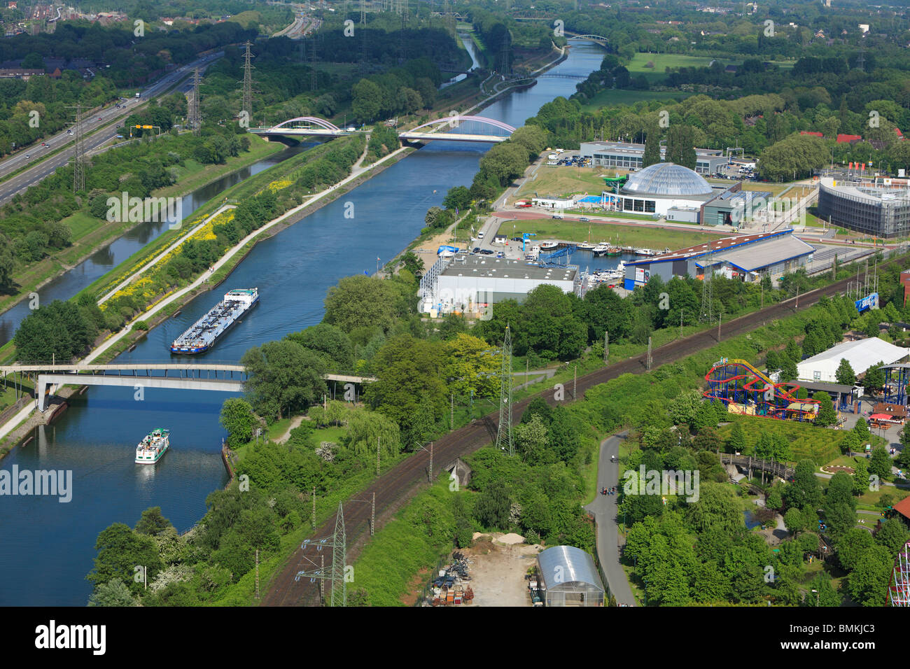D-Oberhausen, Ruhrgebiet, Niederrhein, Nordrhein-Westfalen, D-Oberhausen-Neue Mitte, Ruhr 2010, Kulturhauptstadt 2010, Route der Industriekultur, Ausstellungshalle Gasometer, Blick vom Gasometer, Shopping-Mall und Freizeit-Center Centro, R Stockfoto