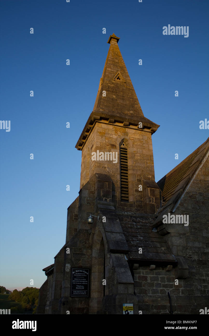 Str. Andrews Kirche Fewston in der Abenddämmerung Stockfoto