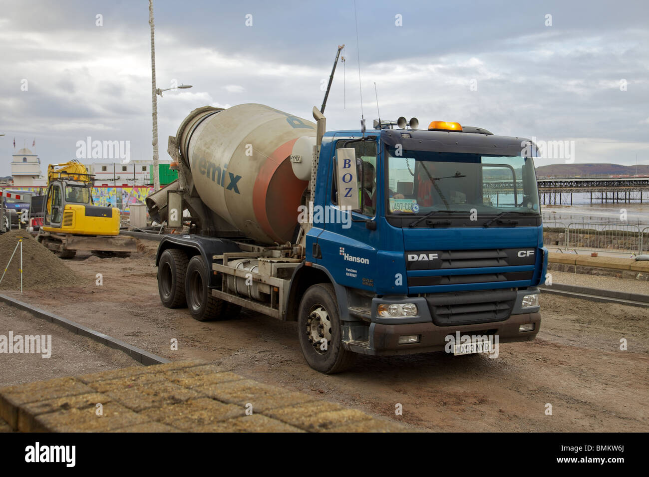 Re Durchsetzung des Meeres Verteidigung in Weston-Super-Mare, England Stockfoto