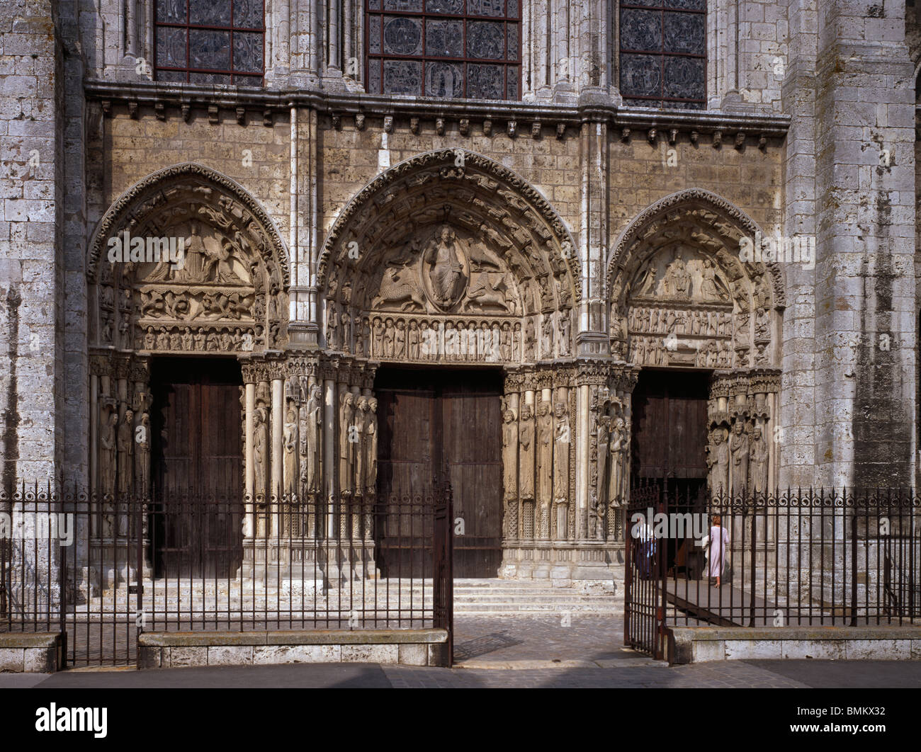 Chartres Kathedrale Notre-Dame, Frankreich. Vorne Westportal "Tor Royal": Chartres-Portal auf der Westfassade Stockfoto