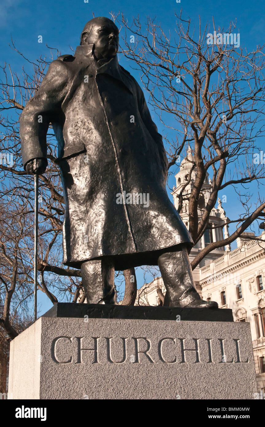 Sir Winston Churchill (1874-1965), Premierminister (1940-1945), Parliament Square, Westminster, London, Vereinigtes Königreich Stockfoto