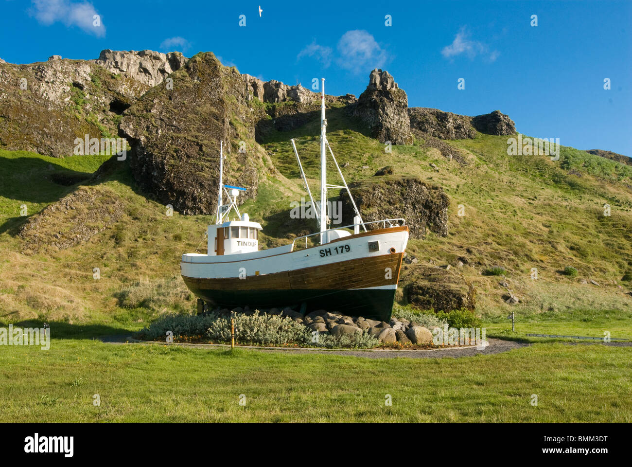 Segelschiff auf Ground, Snaefellsjökull, Island Stockfoto