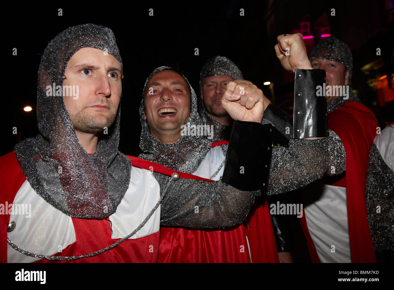 England Fußball-Fans, Ritter-England-fans Stockfoto