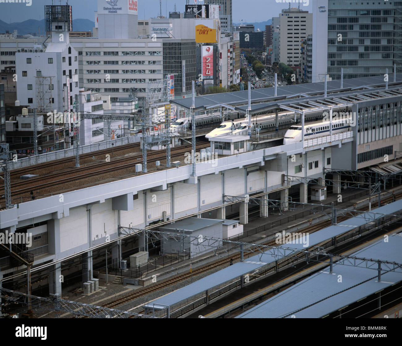 Shinkansen Bullet Trains Okayama Station in Japan Stockfoto