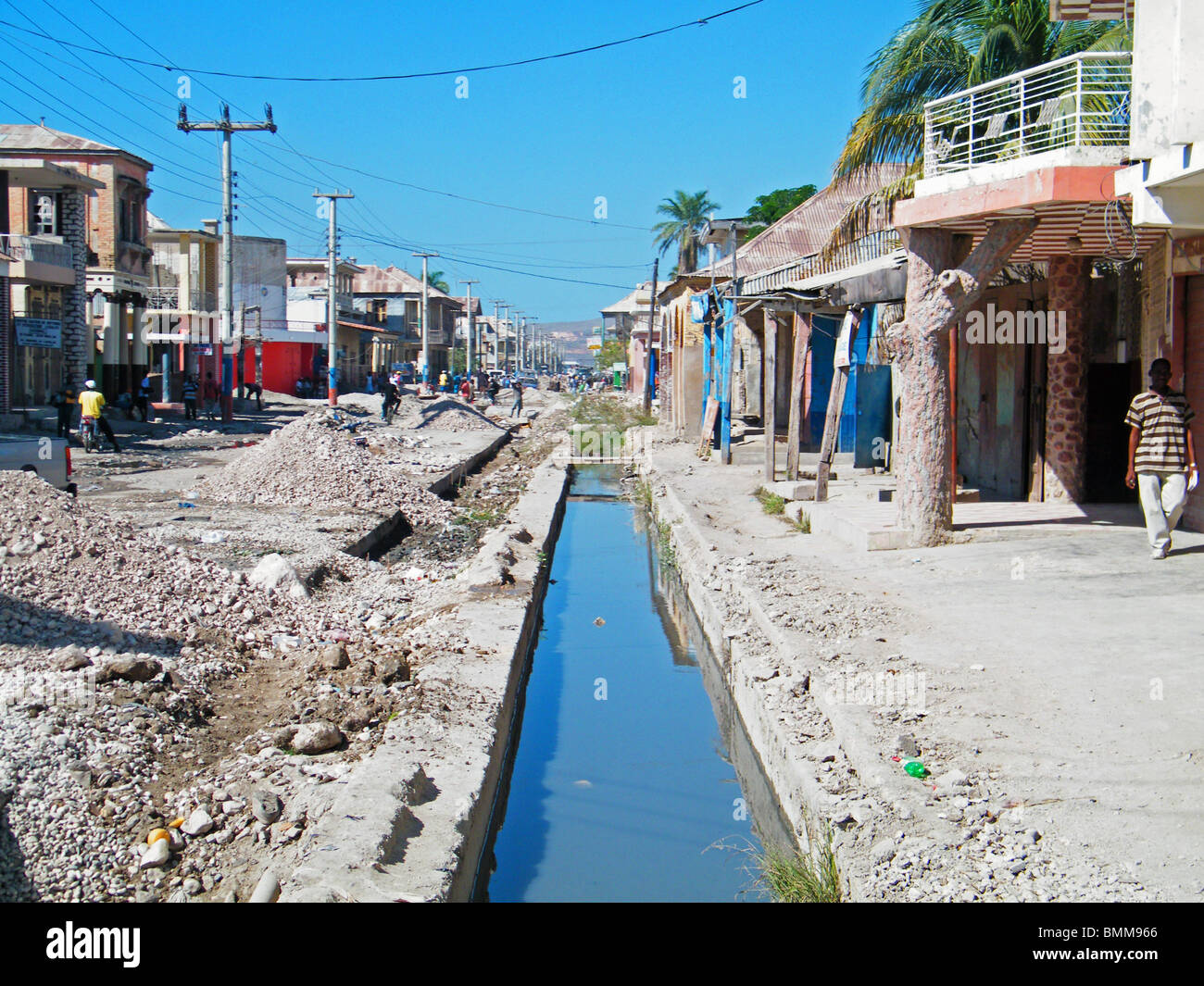 Neue Entwässerungskanäle gegraben nach der Hurrikan-Saison 2008, Anfälligkeit für künftige Hochwasser, Gonaives, Haiti zu vermindern Stockfoto