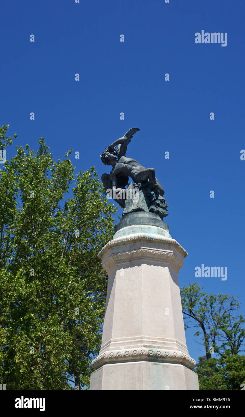 Gefallene Engelsstatue, Parque del Retiro, Madrid, Spanien Stockfoto